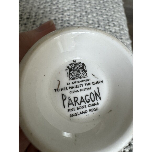 Vintage RARE Paragon Double Mark Warranty Floating Rose Tea Cup And Saucer Set - Picture 4 of 8